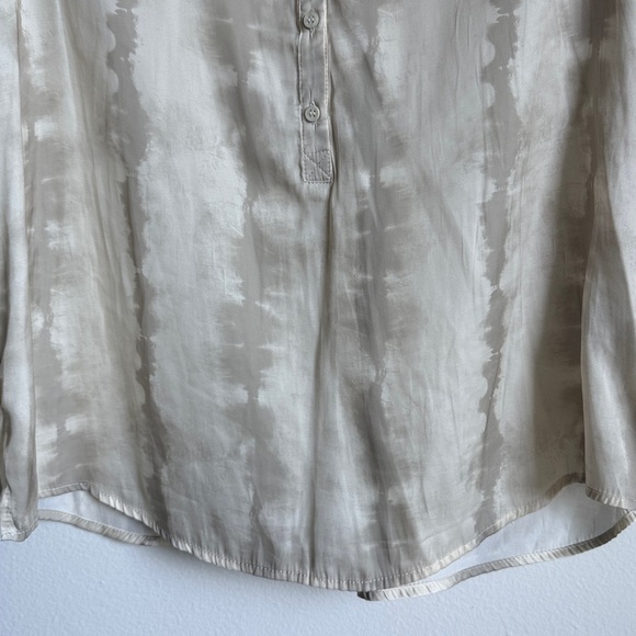 Brochu Walker Cream and Gray Tie Dye Patterned Blouse - Picture 7 of 9